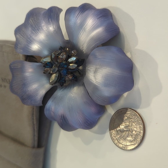 Alexis Bittar, lucite, Flower Pin Brooch - Picture 2 of 9